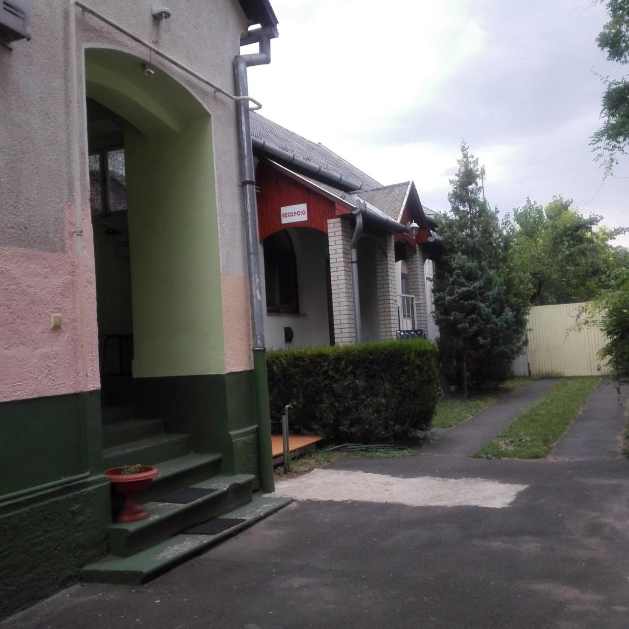 Stella Vendégház Debrecen Exterior foto